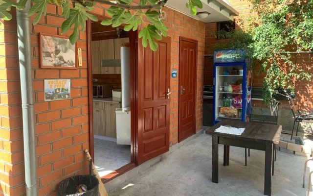 Толстого 37 (Геленджик)