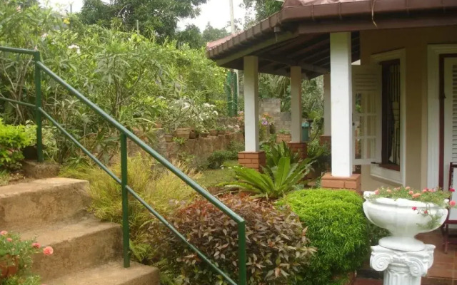 Sujatha's Homestay Residence
