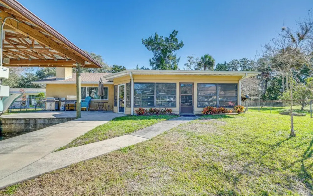 Riverfront Home With Private Dock, Fire Pit!