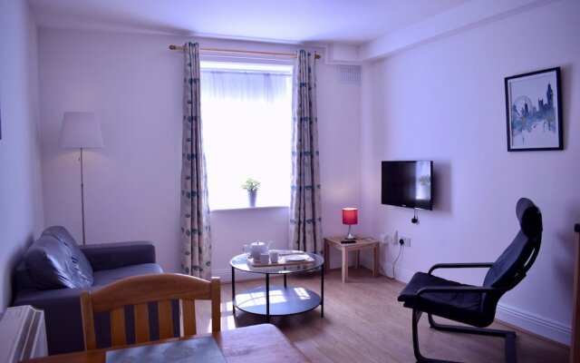 Bright 1 Bedroom Apartment in City Centre