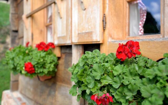 Grebengradska Medna Hiža