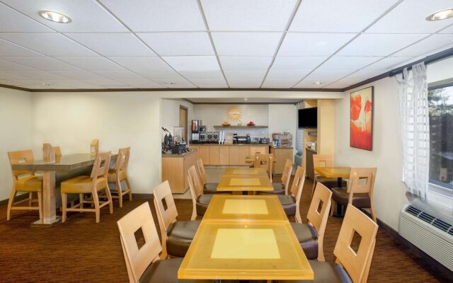 La Quinta Inn & Suites Springdale