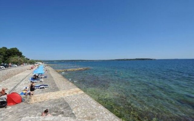 Modern Holiday Home in Novigrad With Swimming Pool