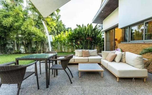 FullLuxuryTopOfTheRangeGreatLocationv128