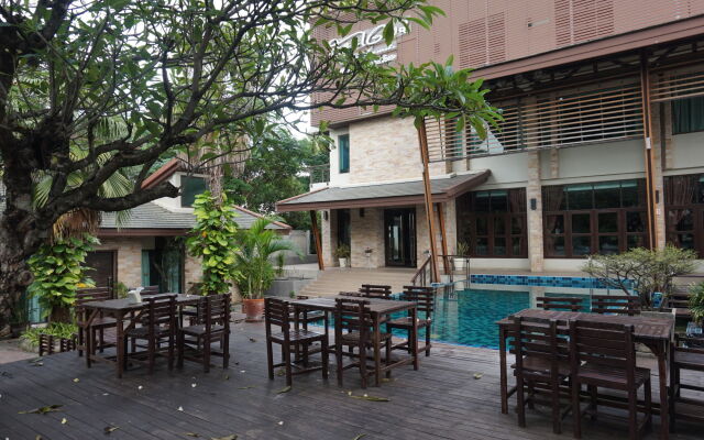 Narakul Resort Hotel