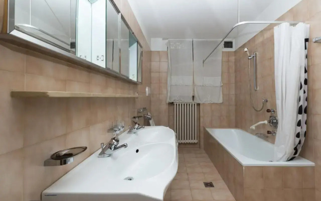 Apartments Villa Center Pic