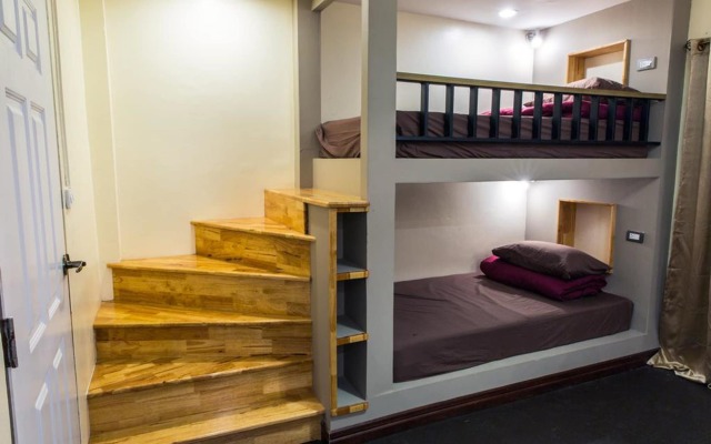 Sleep Lizm Hostel - Adults Only