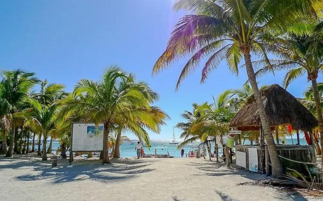 Family 2 Bedrooms Condo with Balcony and Pool Facilities