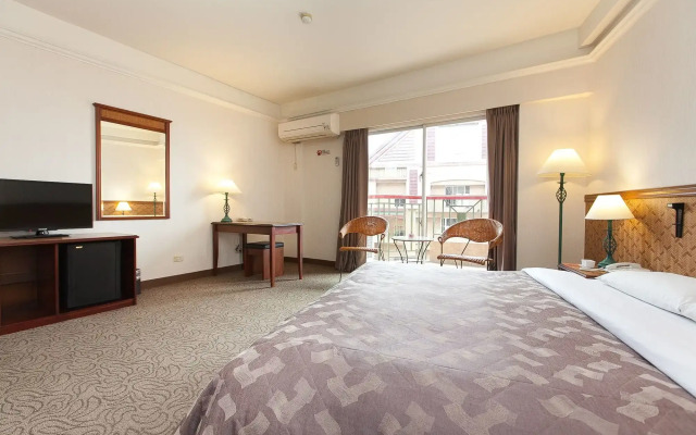 Hoya Hot Springs Hotel