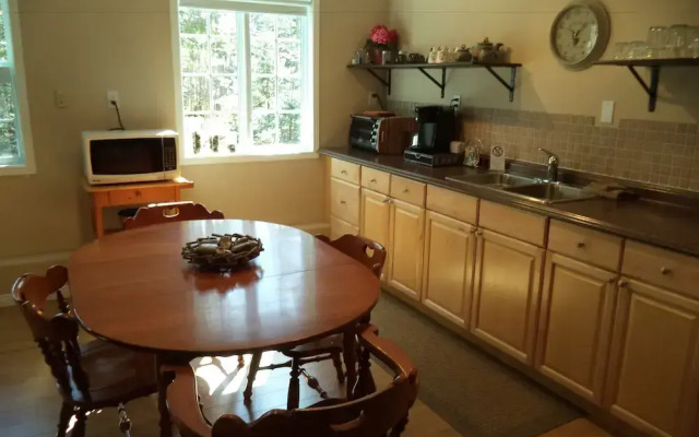 The Treehouse Bed & Breakfast