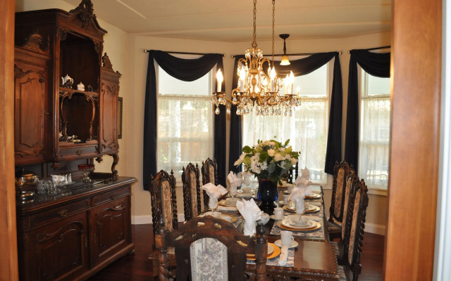 The River Belle Inn