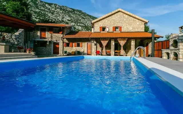 Villa Castra