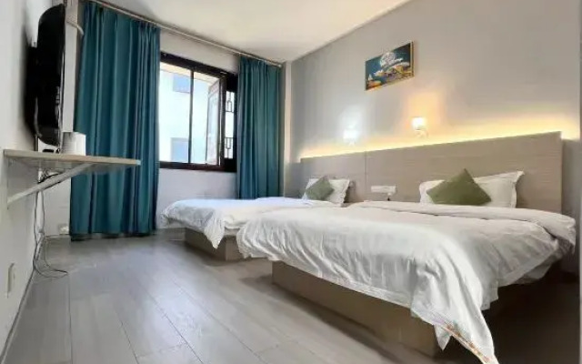Maya Apartment Hotel