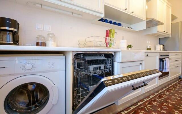 Grandma's Chic Home in Chania Venetian Harbor