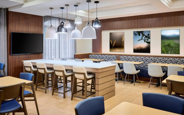 Fairfield Inn & Suites by Marriott Ottawa Kanata