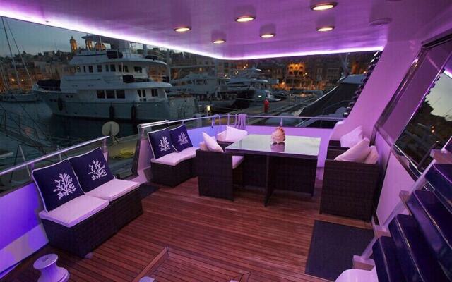 Riti Yacht