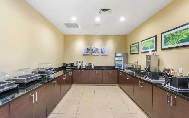 Sleep Inn & Suites