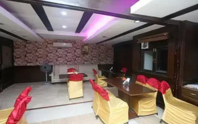 Tandoori Veg Hotel by OYO Rooms