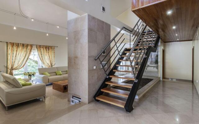 Villa Amendoa (AL) in Corroios