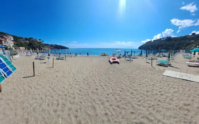 Elba Travels