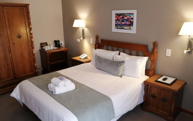 Eight Bells Mountain Inn