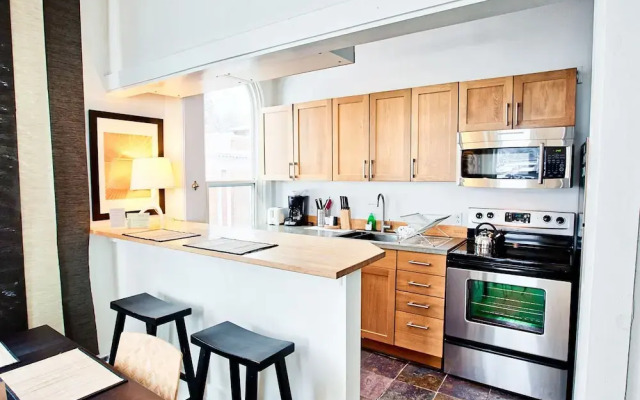 The Haus on Mirror Lake