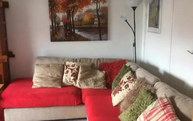 Entire house near beaches, footpaths and shops