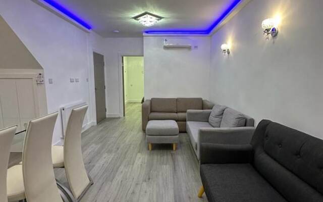 Impeccable 2-bed Apartment in London