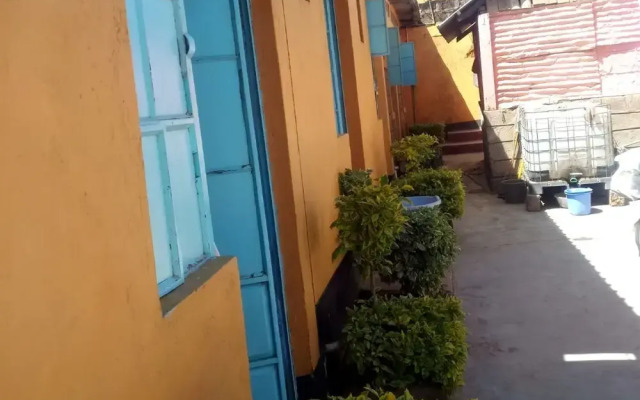 Acaliputo Guest House