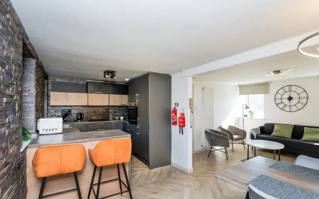 5 Bedroom Apartment - Galashiels