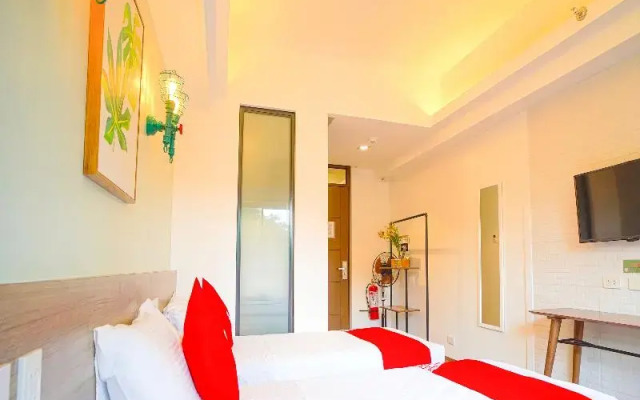 The Greenhive Hotel by OYO Rooms
