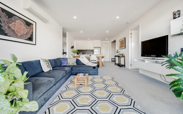 Mountain View City Center Apartment With BBQ – Guest Rooms – Braddon