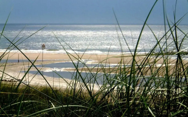 Leonardo Hotel IJmuiden Seaport Beach