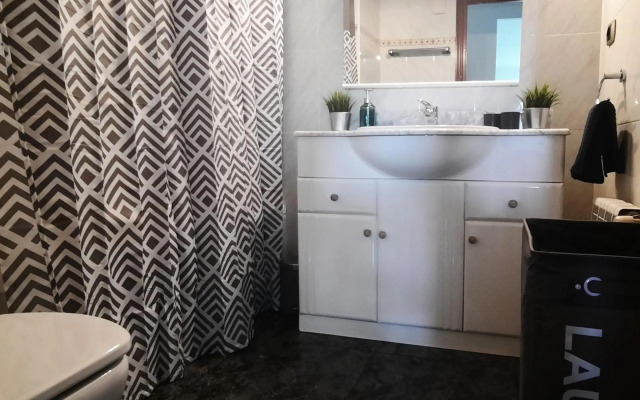 Bright near the beach & Barcelona - Apartment