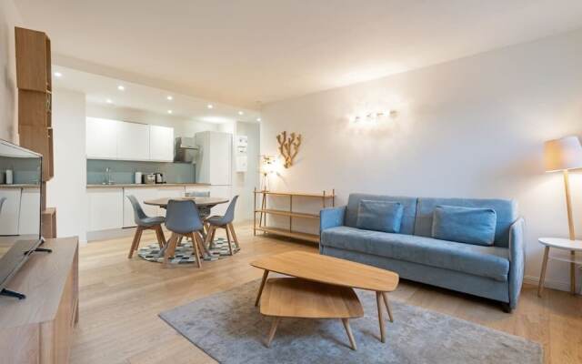 Bright 1-Bed Apartment, Perfectly Located in Paris