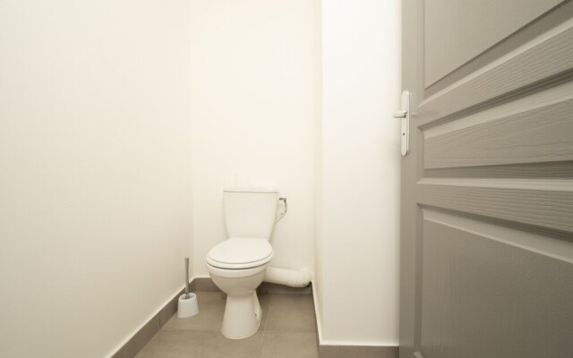 T4 CozyLodge 70m2 - Rénové – 10’ de l'aéroport
