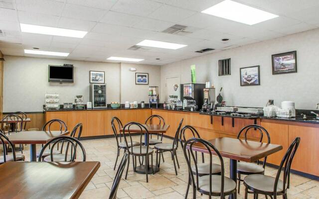 SureStay Plus Hotel by Best Western McGuire AFB Jackson