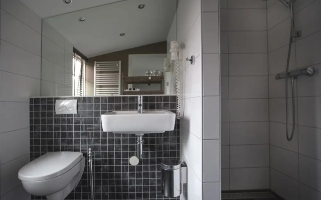 Zenzez Hotel & Lounge