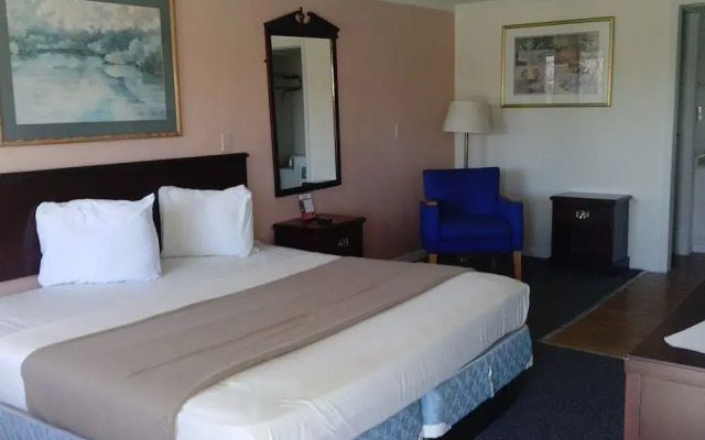 Westwoods Inn & Suites