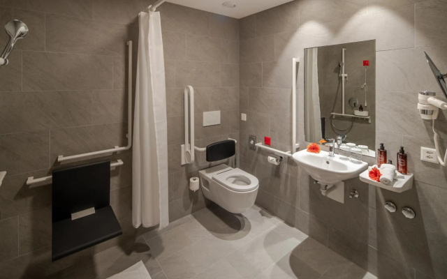 Hotel & LOUNGE LAGO MAGGIORE