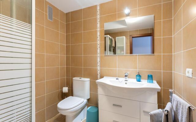 Home2Book Beautiful Duplex Parque La Reina + Wifi