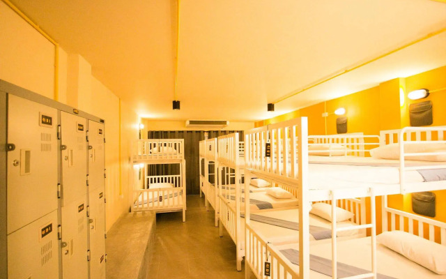 Backpack House Hostel