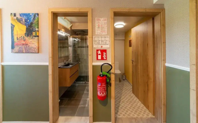 Spacious Getaway Near Spa F1