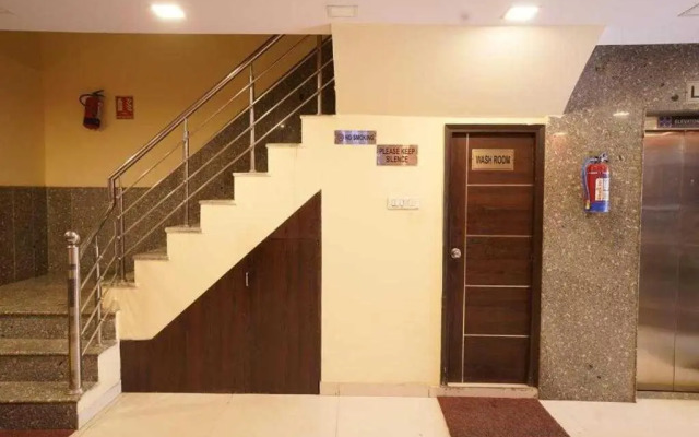 OYO 91616 Hotel Tourist Plaza