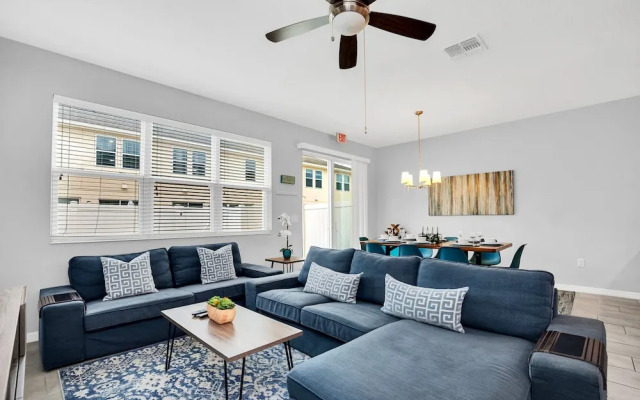 Charming Chalet at Compass Bay Cb101