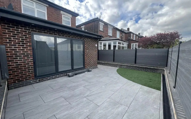 Whole House -sleeps4-parking-garden-bikinghiking