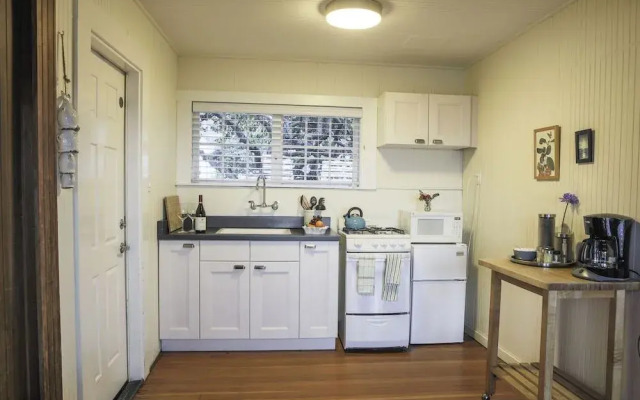 The Inn at Schoolhouse Creek