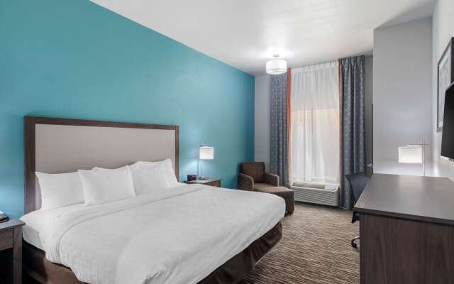 Clarion Inn & Suites DFW North