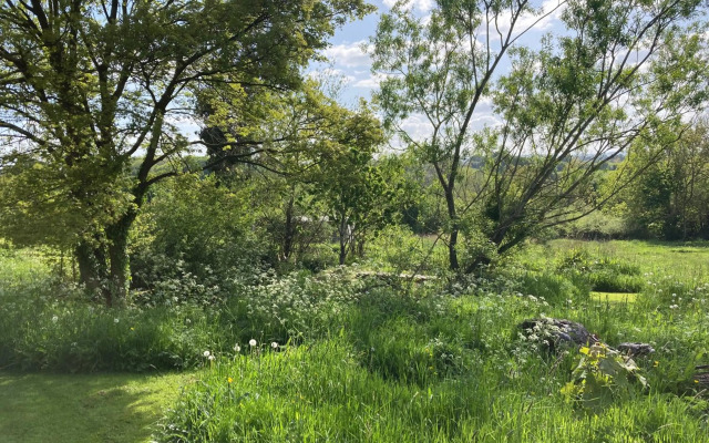 Little Pentre Barn with seasonal Swimming Pool