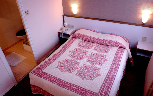 Logis Hôtel Les Chardons Bleus